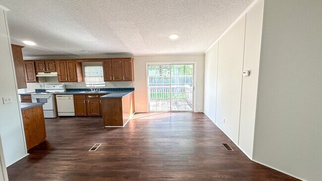 Foto del edificio - 16487 Brittany Way