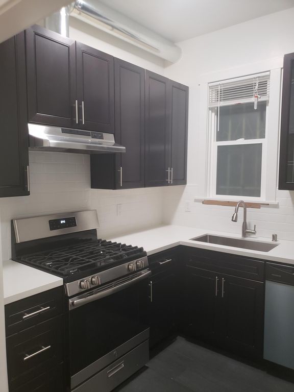 Primary Photo - 625 Leavenworth St