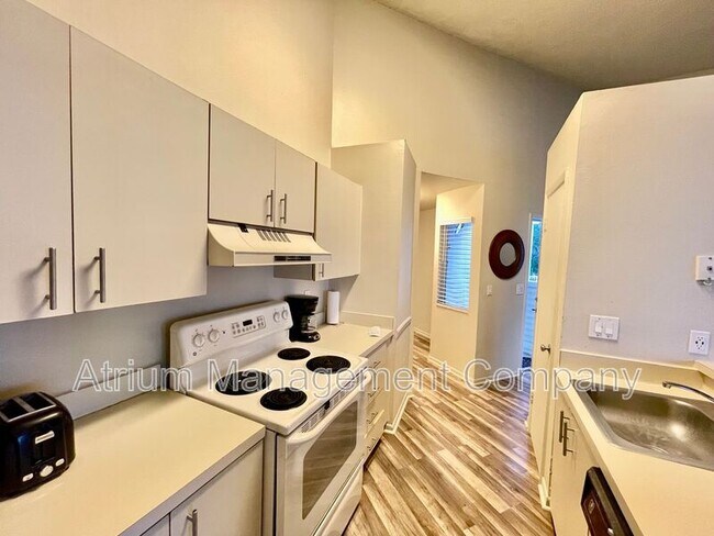 Foto del edificio - 2564 Woodgate Blvd