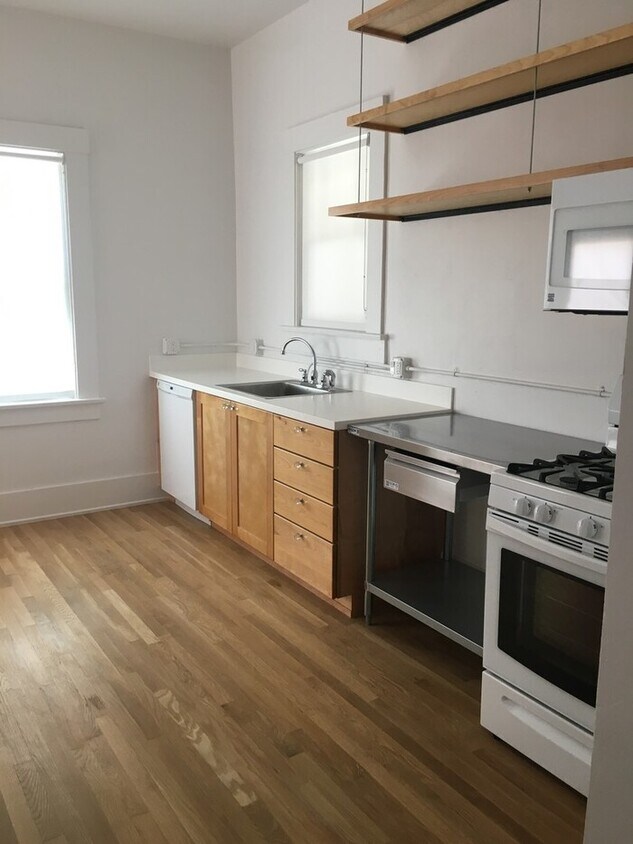 Primary Photo - 40 E 14th St