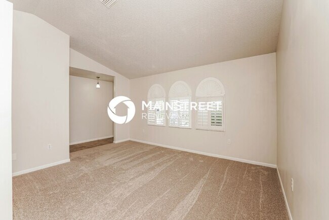Foto del edificio - 3 Bedroom Pet-Friendly Home in Sebastian, ...