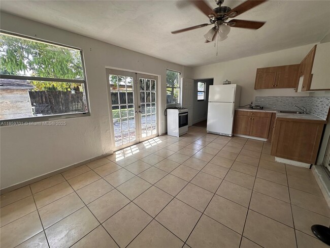 Foto del edificio - 16901 NW 51st Pl