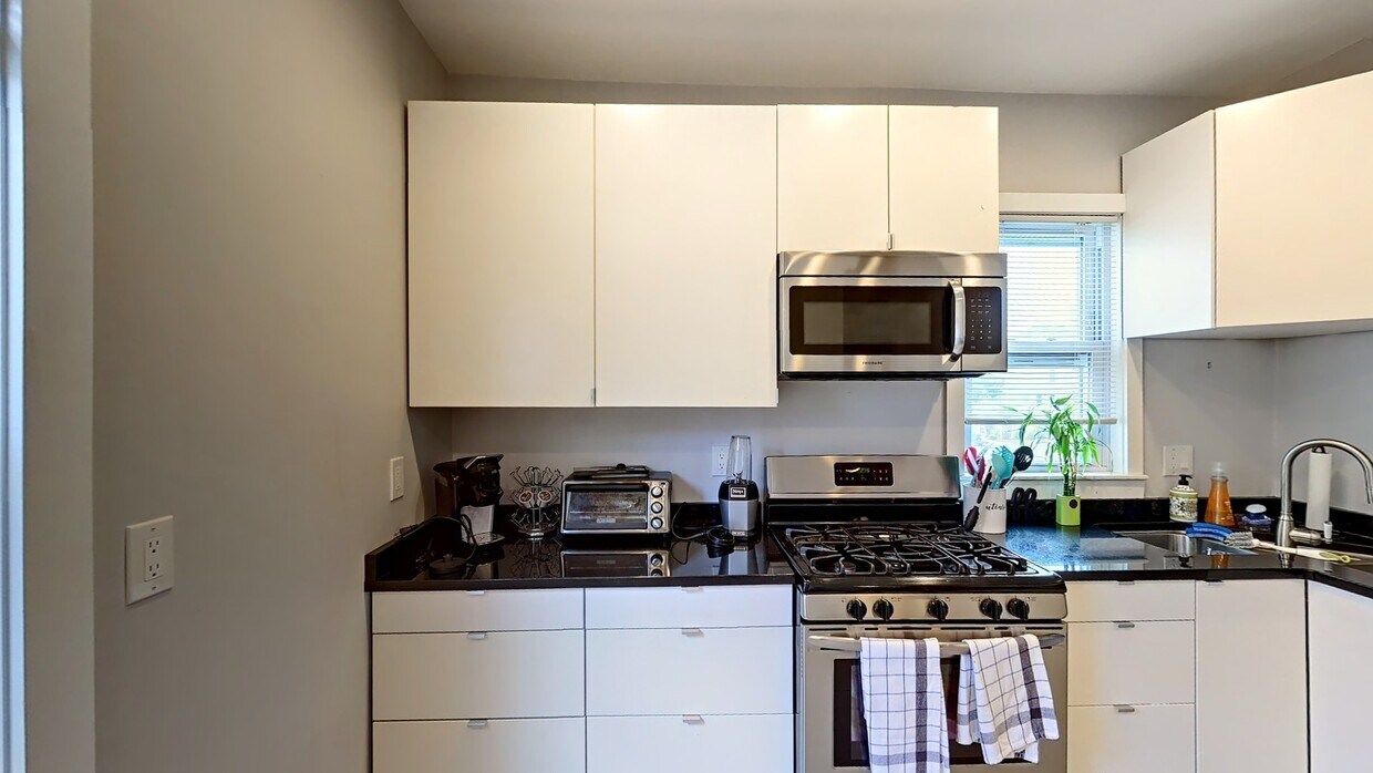 Primary Photo - 275 Cypress St