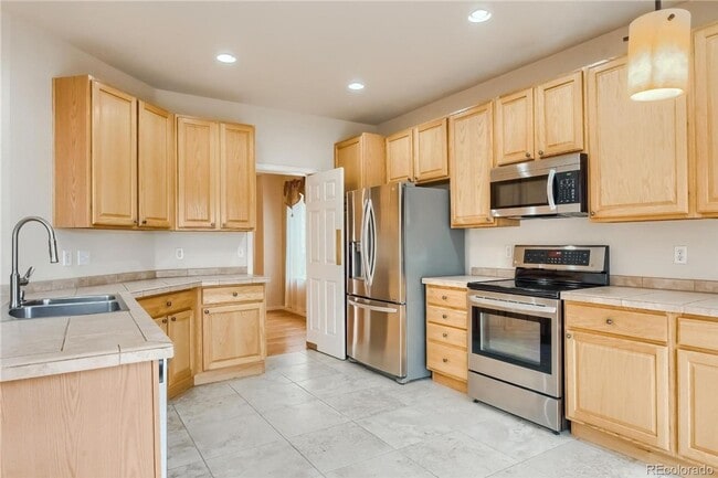 Building Photo - 5 Bedroom single family home in Cherry Cre...