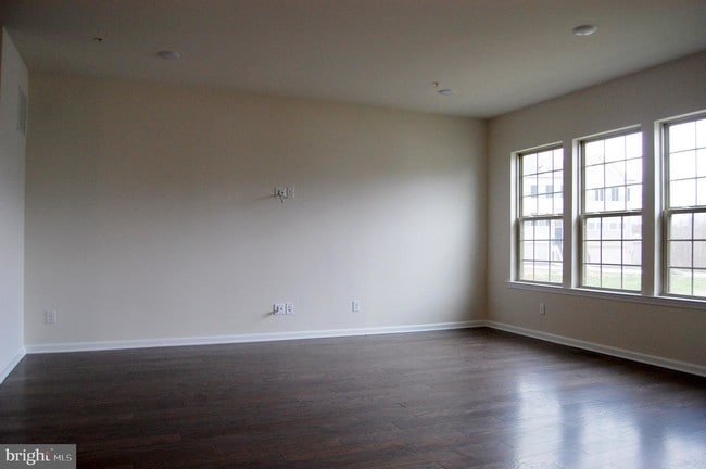 Building Photo - 8 Nicklaus Dr