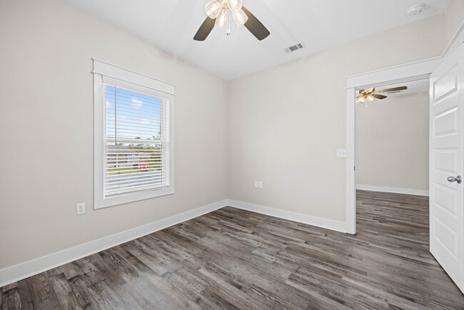 NEW 1BR Bedroom - Maple on Melody