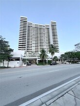 Building Photo - 2555 Collins Ave Building Photo - 2555 Collins Ave