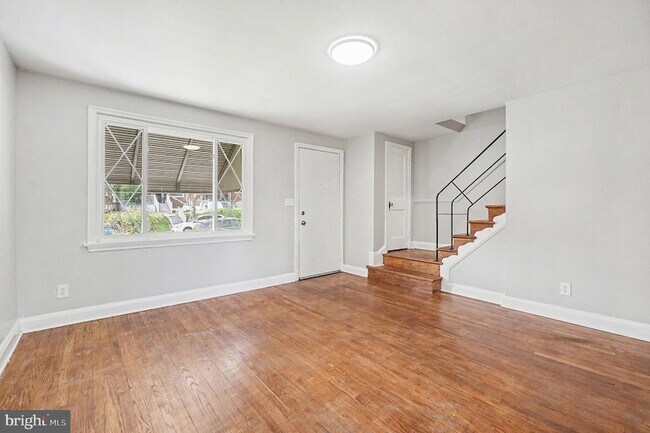 Foto del edificio - 828 St Dunstans Rd