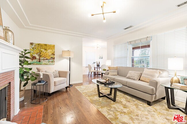 Foto del edificio - 5732 Vesper Ave