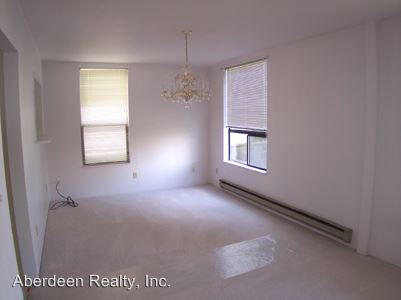 Building Photo - 211 E 3rd St