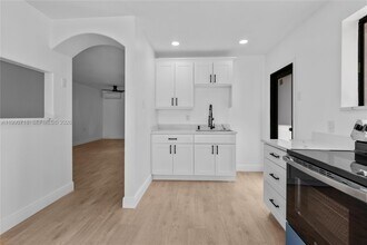 Building Photo - 14171 SW 37th Ct