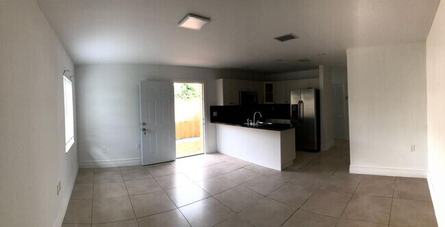 Foto del edificio - 7010 SW 144th Pl