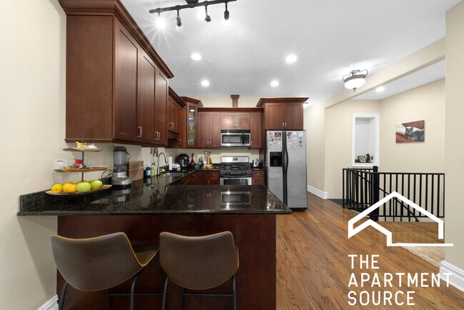Foto del edificio - 2741 N Drake Ave