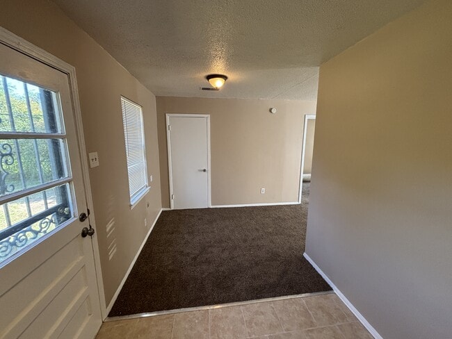 Foto del edificio - 5122 Pickett Cove