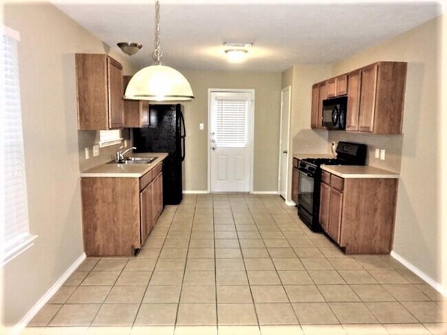 Foto del edificio - 14419 Hillard Green Ln