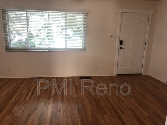 Foto del edificio - 2780 Lakeside Dr