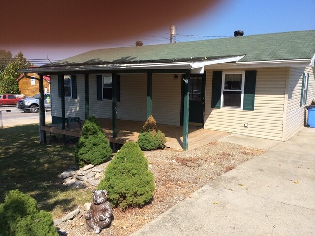 Building Photo - 15 Town Branch Rd
