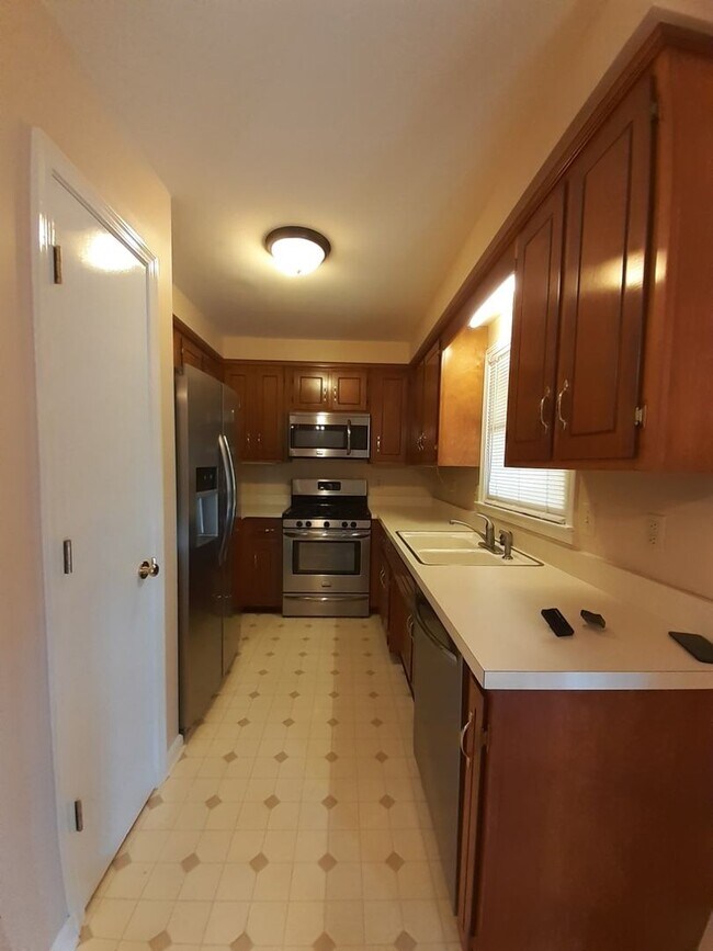 Building Photo - Coming Soon! Well Maintained Brick Ranch i...