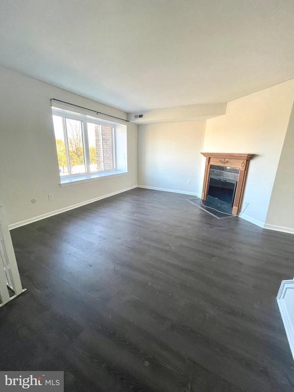 Foto del edificio - 3159 Spring House Ln