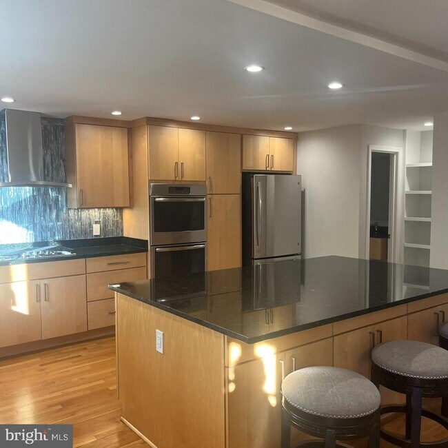 Foto del edificio - 315 N Maple Ave