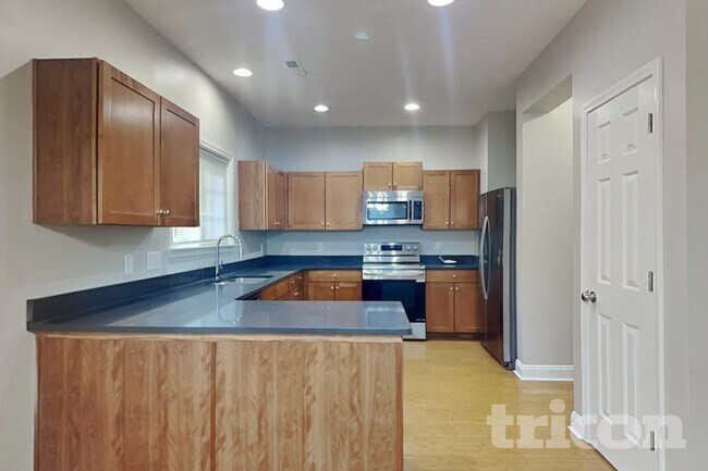 Foto del edificio - 13706 Traherne Ct