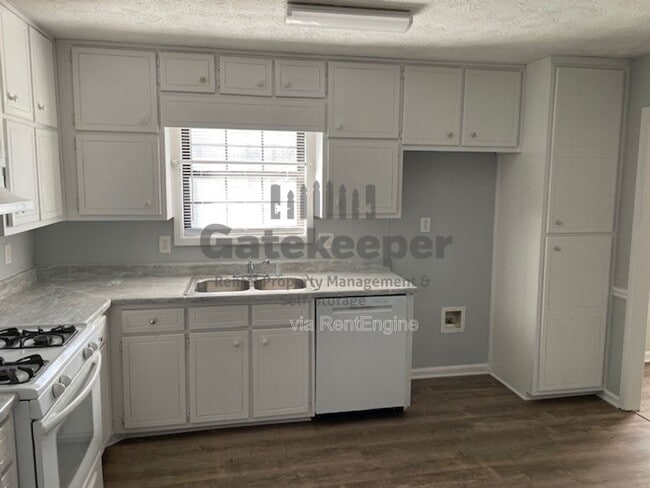 Building Photo - 65 Stokes Dr