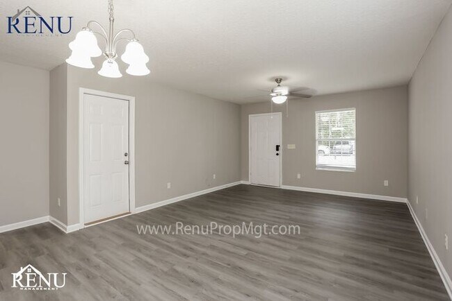 Foto del edificio - Spring into Savings: 50% off your first mo...