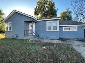 Building Photo - 2001 E Harlow Pl