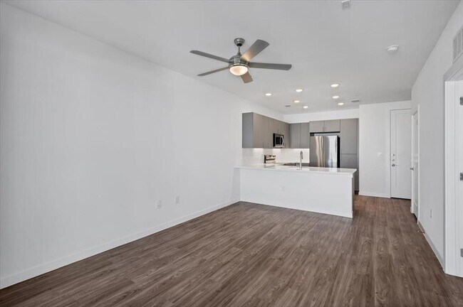 Foto del edificio - 4801 Springdale Rd