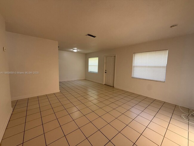 Building Photo - 4121 NW 30th Terrace