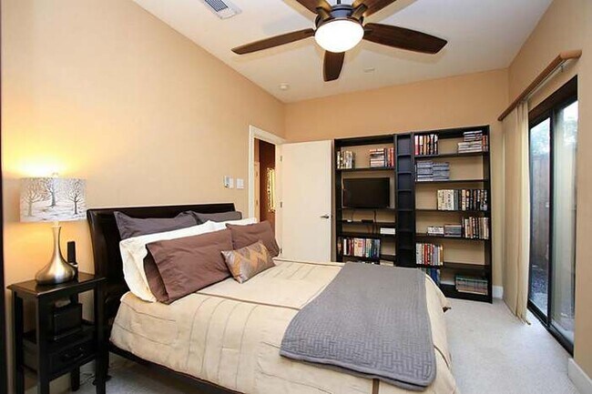 Foto del edificio - 4122 Spencer St
