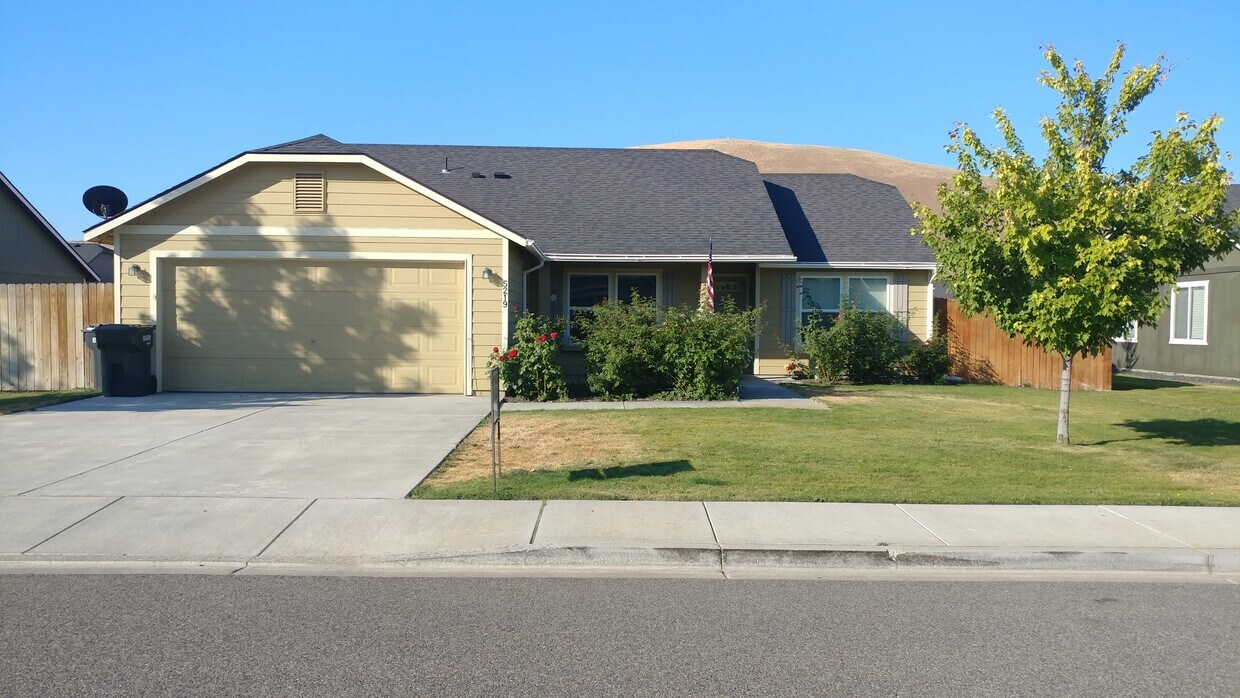 Primary Photo - West Richland Rental in Wiley School District