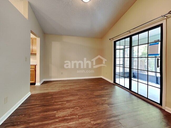 Foto del edificio - 4488 Misty Dawn Ct S