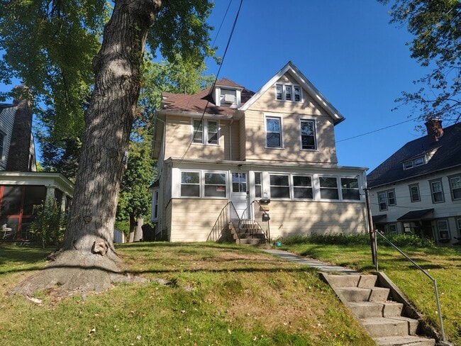 Building Photo - 118 Warrenton Ave