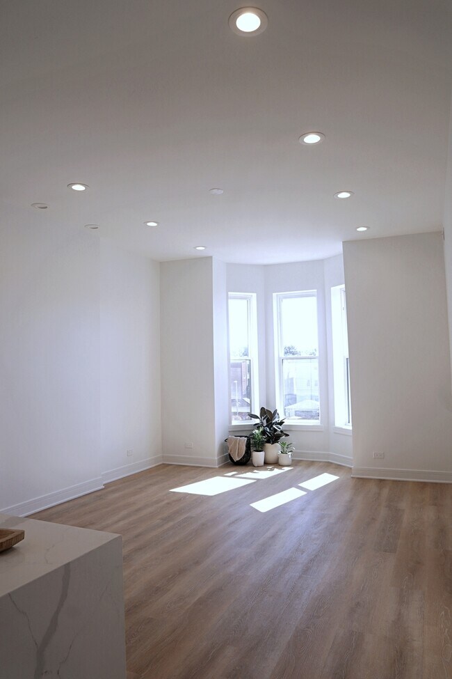 Foto del edificio - 3250 W North Ave