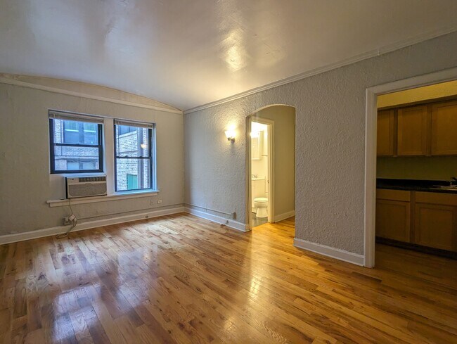 Foto del edificio - 536 W Arlington Pl