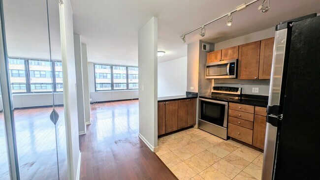 Foto del edificio - 222 E Pearson St