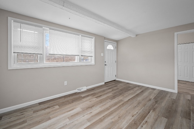 Building Photo - 807 Thomas Ave