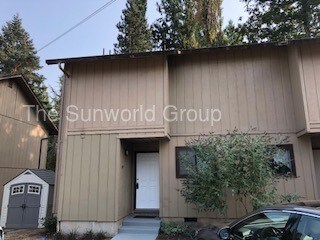 Foto principal - TWO BEDROOM TOWNHOME STYLE PLEX