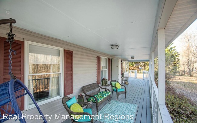 Building Photo - 3 br, 1 bath House - 4042 Novum Dr.