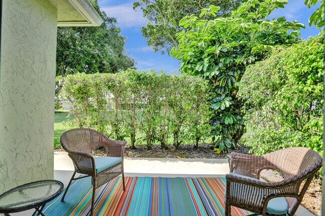 Foto del edificio - 2520 Pansy Ln