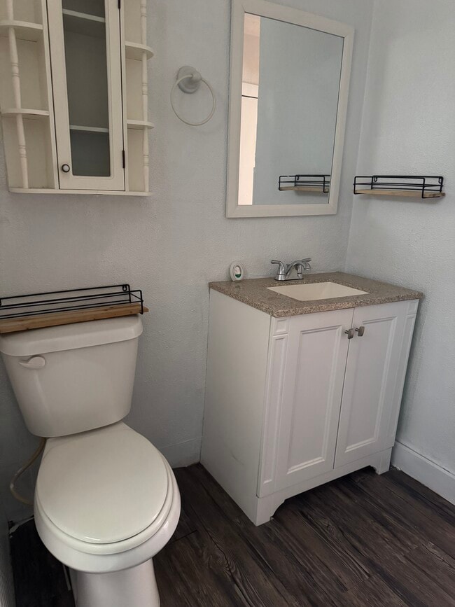 Building Photo - 2003 N Grand Ave