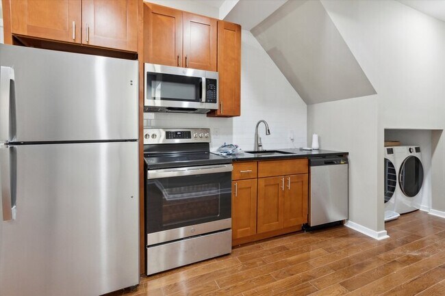 Building Photo - 1441 Point Breeze Ave