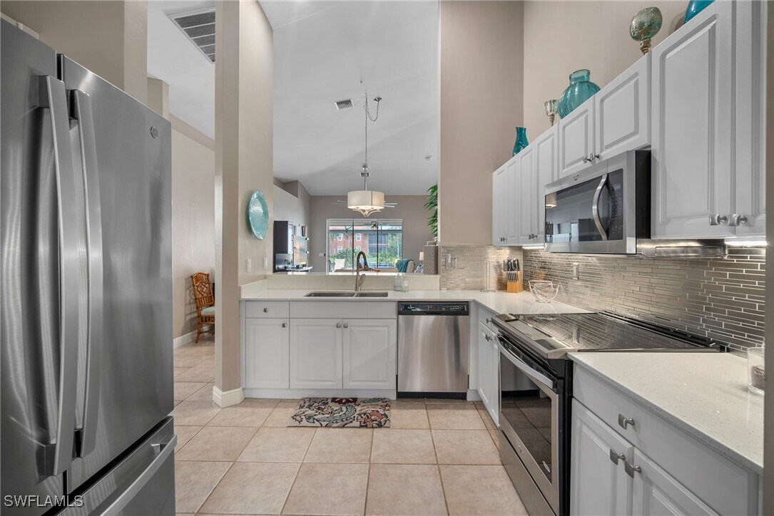 Foto principal - 6553 Castlelawn Pl