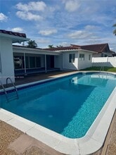 Building Photo - 16453 NE 33rd Ave