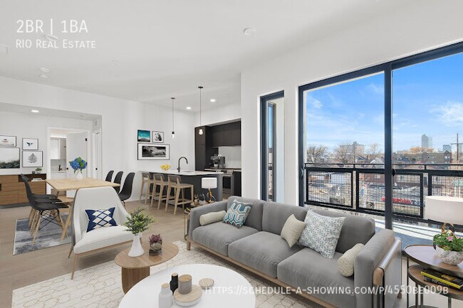 Building Photo - Luxury Apartment in Uptown Denver! $1100 L...
