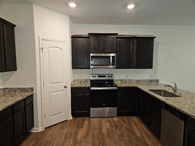 Building Photo - 18412 Speculator Ln