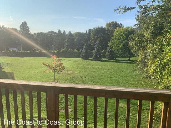 Building Photo - 2 br, 2.5 bath House - 2947 Meadowbrook