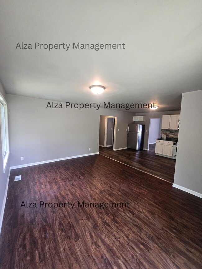 Foto del edificio - 828 Poplar Ln