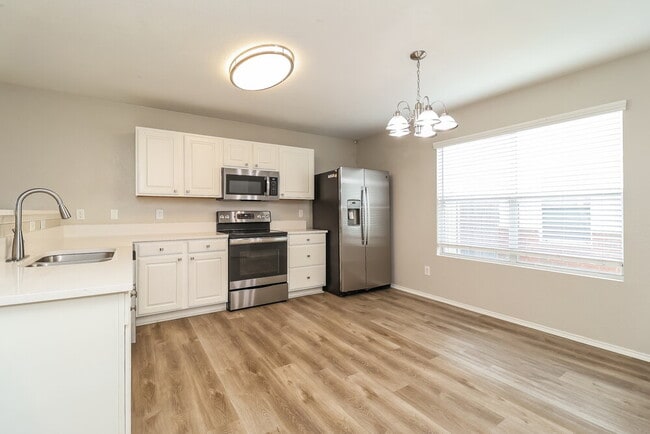 Building Photo - 1813 Vineridge Ln